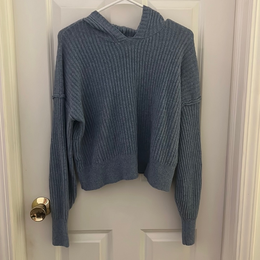 Cute and comfy cropped sweater!